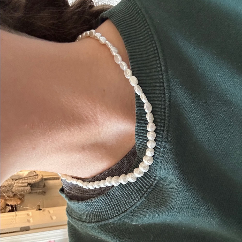 Elegant Plastic White Pearl Necklace